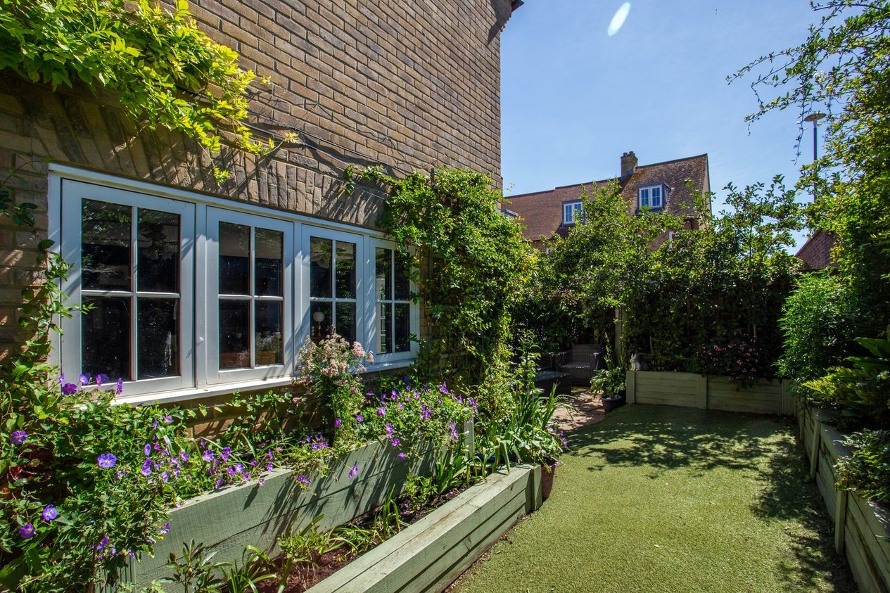 Properties Sold Subject To Contract in Upper Chantry Lane  Canterbury