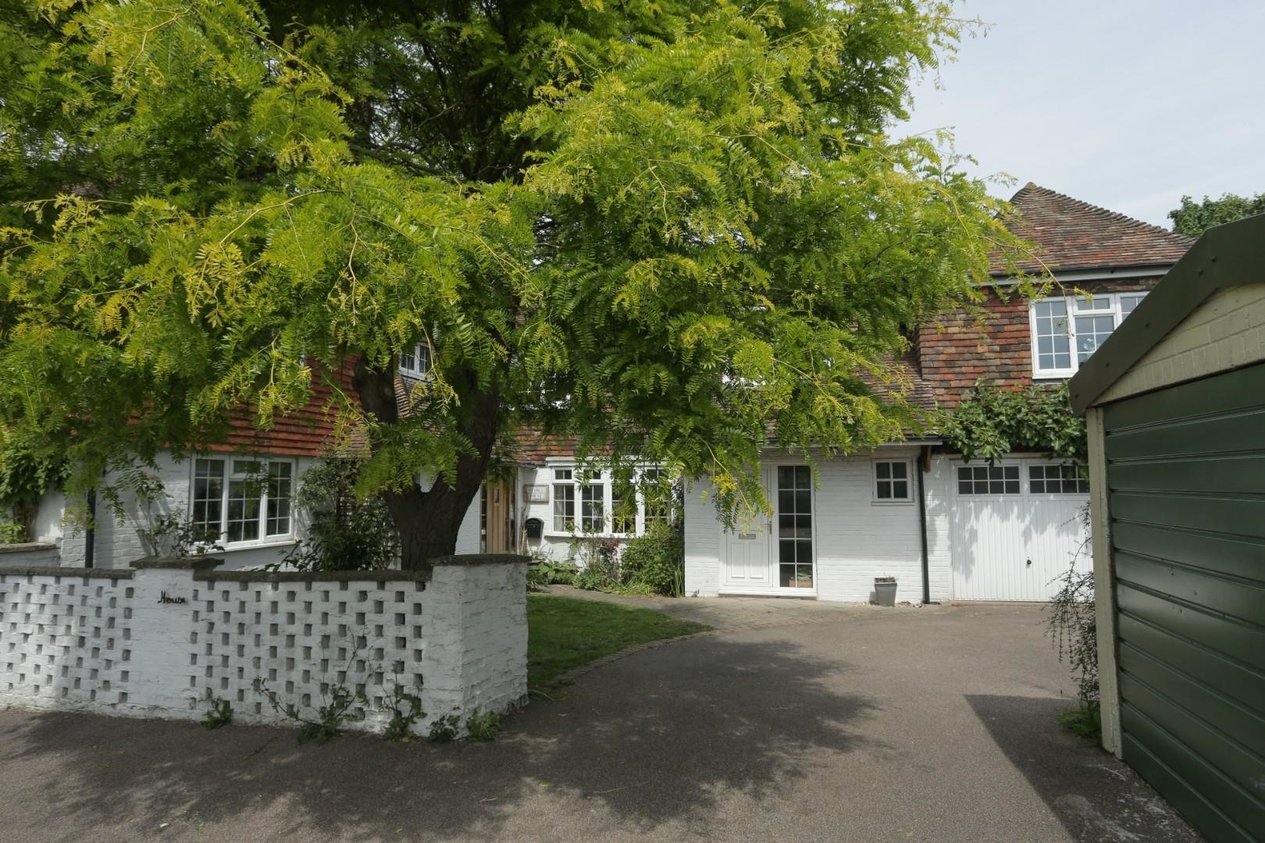 Properties For Sale in Upper Vicarage Road Kennington