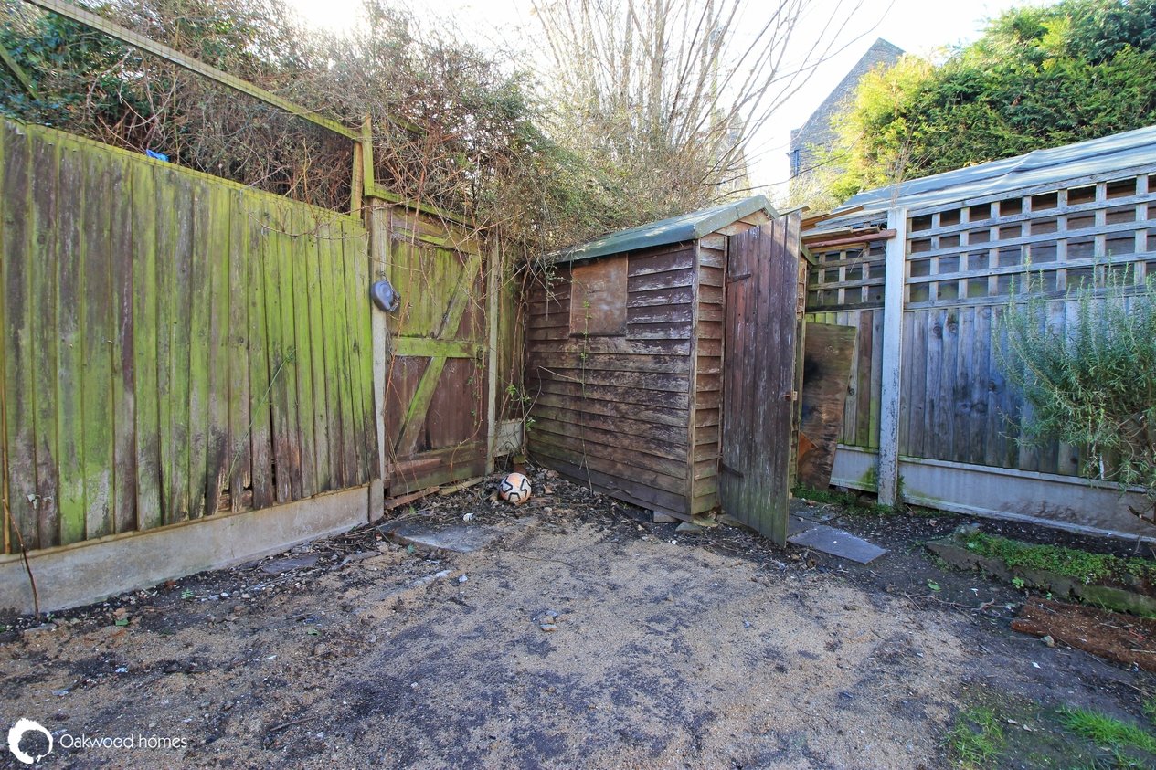 Properties Under Offer in Vale Road 