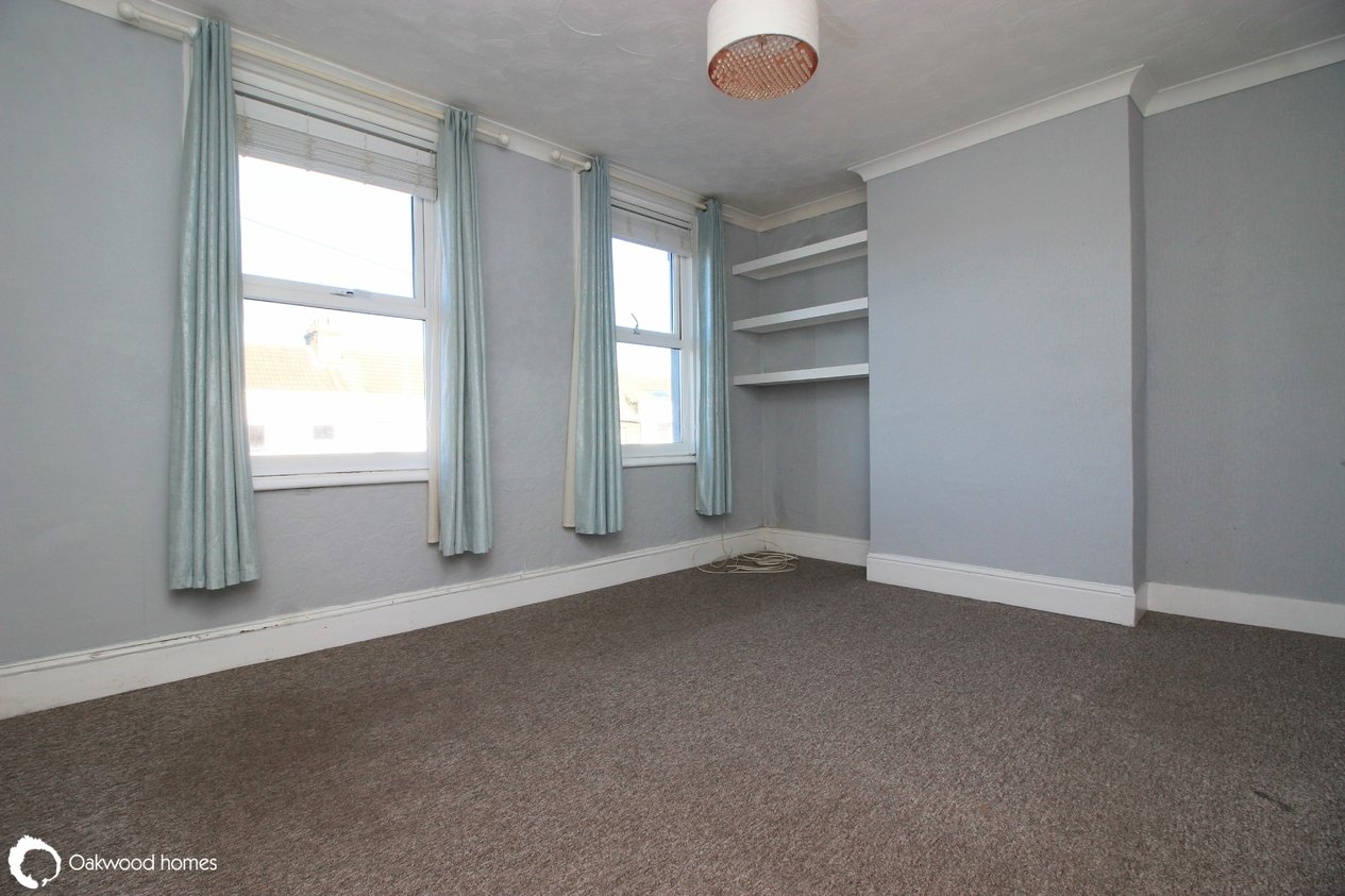 Properties Under Offer in Vale Road 