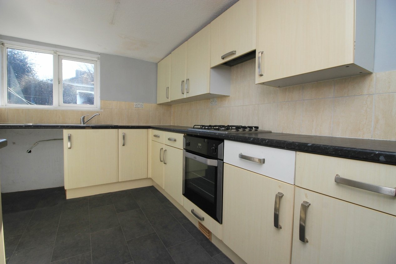 Properties Under Offer in Vale Road 