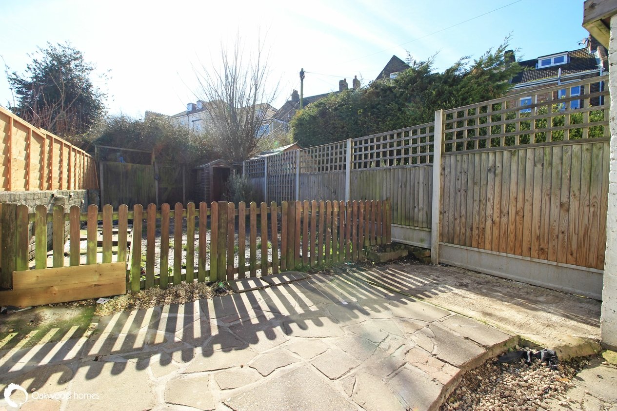 Properties Under Offer in Vale Road 