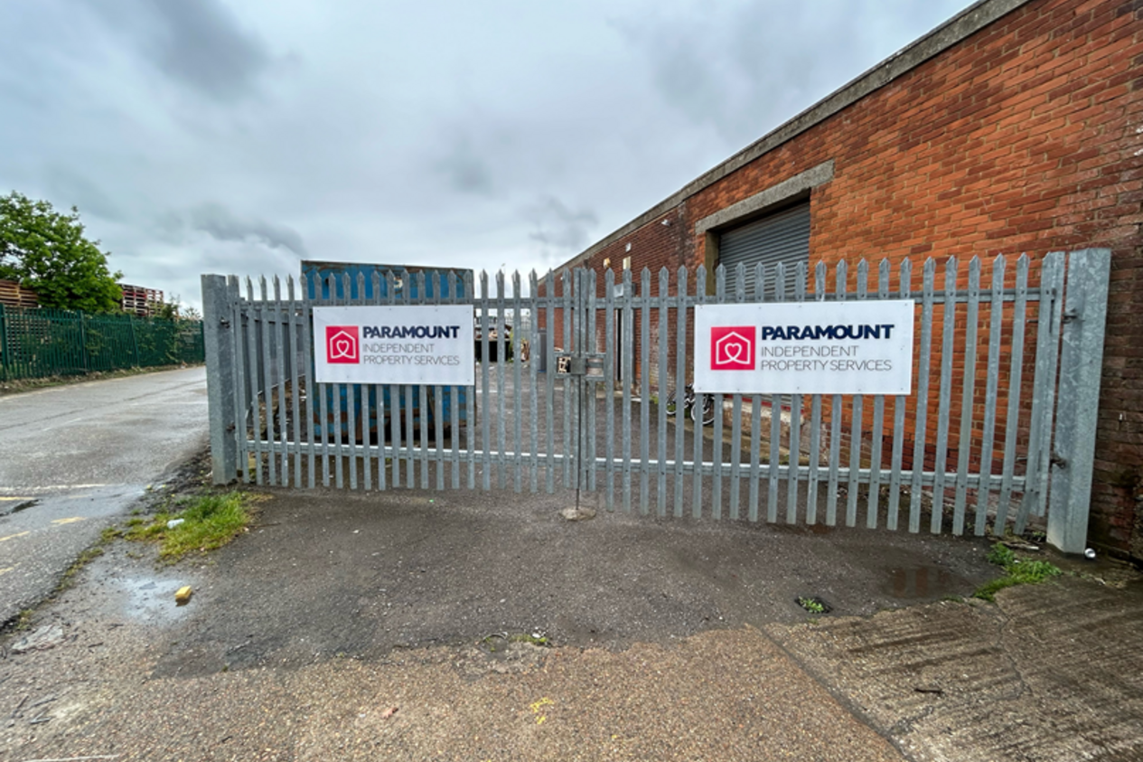 Properties Under Offer in Vicarage Lane Rochester