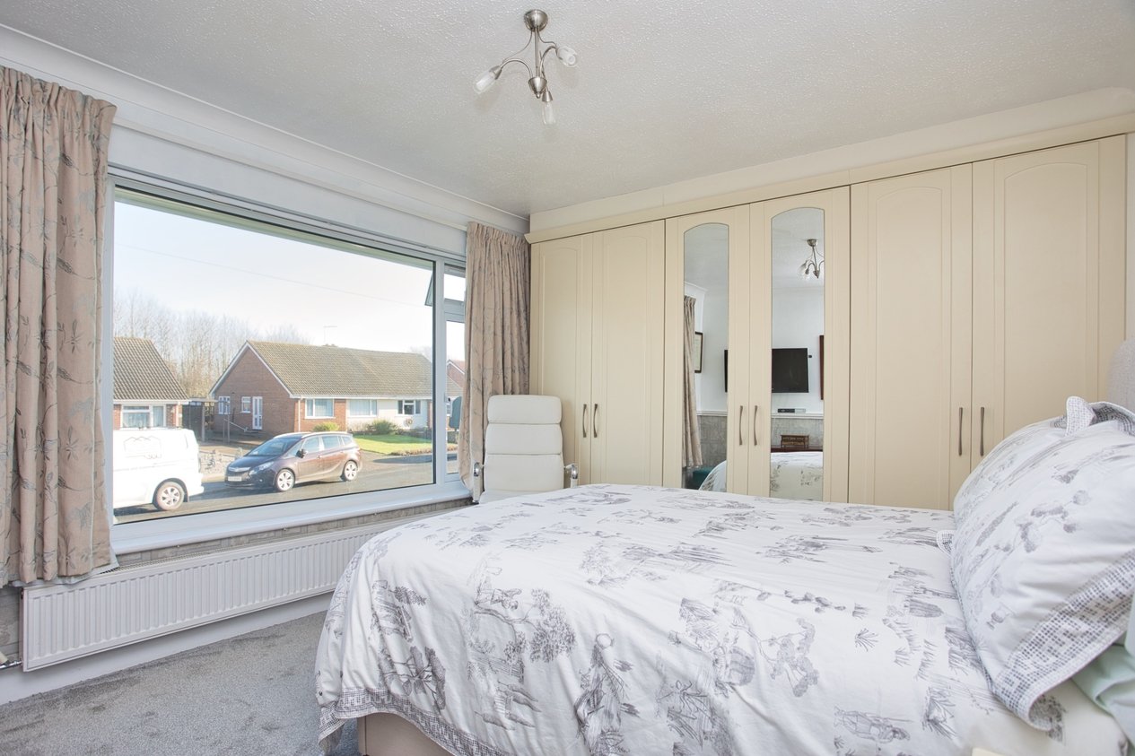 Properties Under Offer in Vicarage Lane Sholden