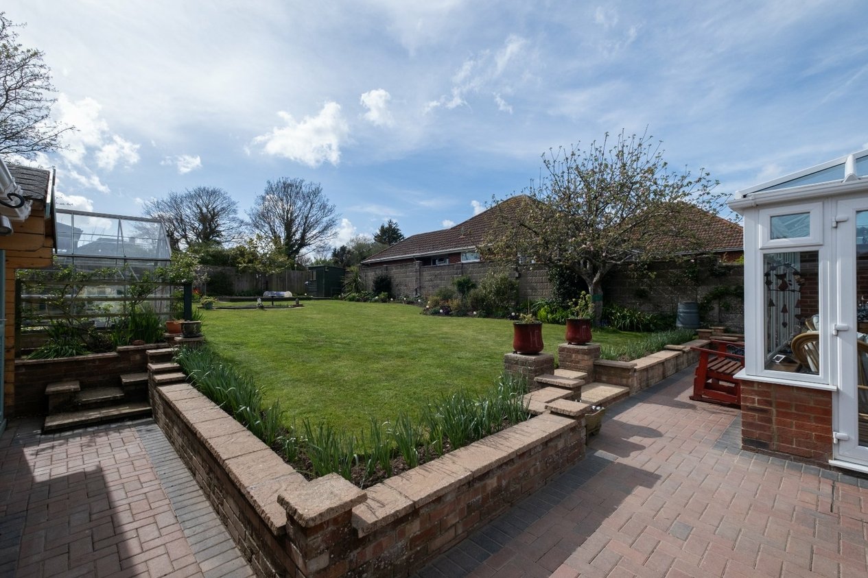 Properties Under Offer in Vicarage Lane Sholden