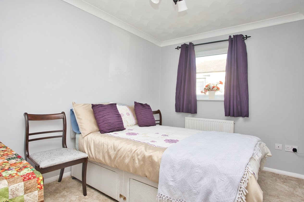 Properties Under Offer in Vicarage Lane Sholden