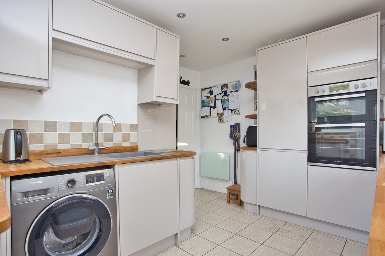 Properties Under Offer in Vicarage Lane Sholden