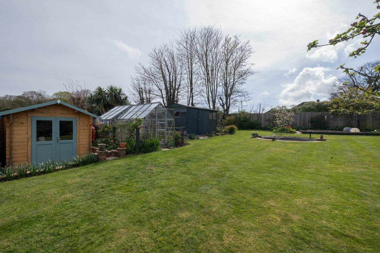 Properties Under Offer in Vicarage Lane Sholden