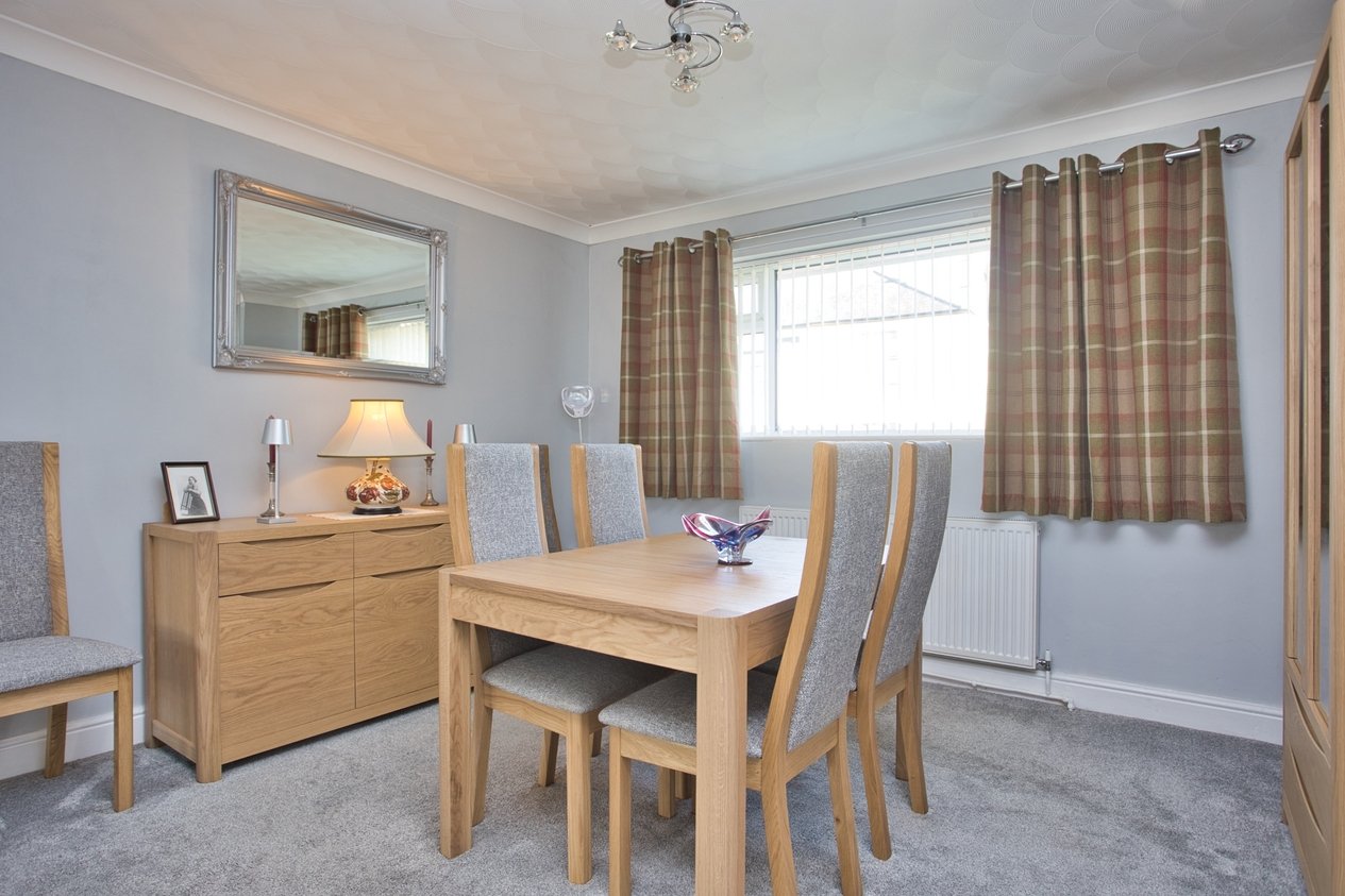 Properties Under Offer in Vicarage Lane Sholden