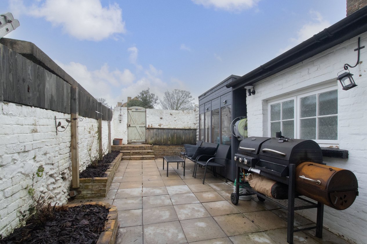 Properties Under Offer in Vicarage Place Margate