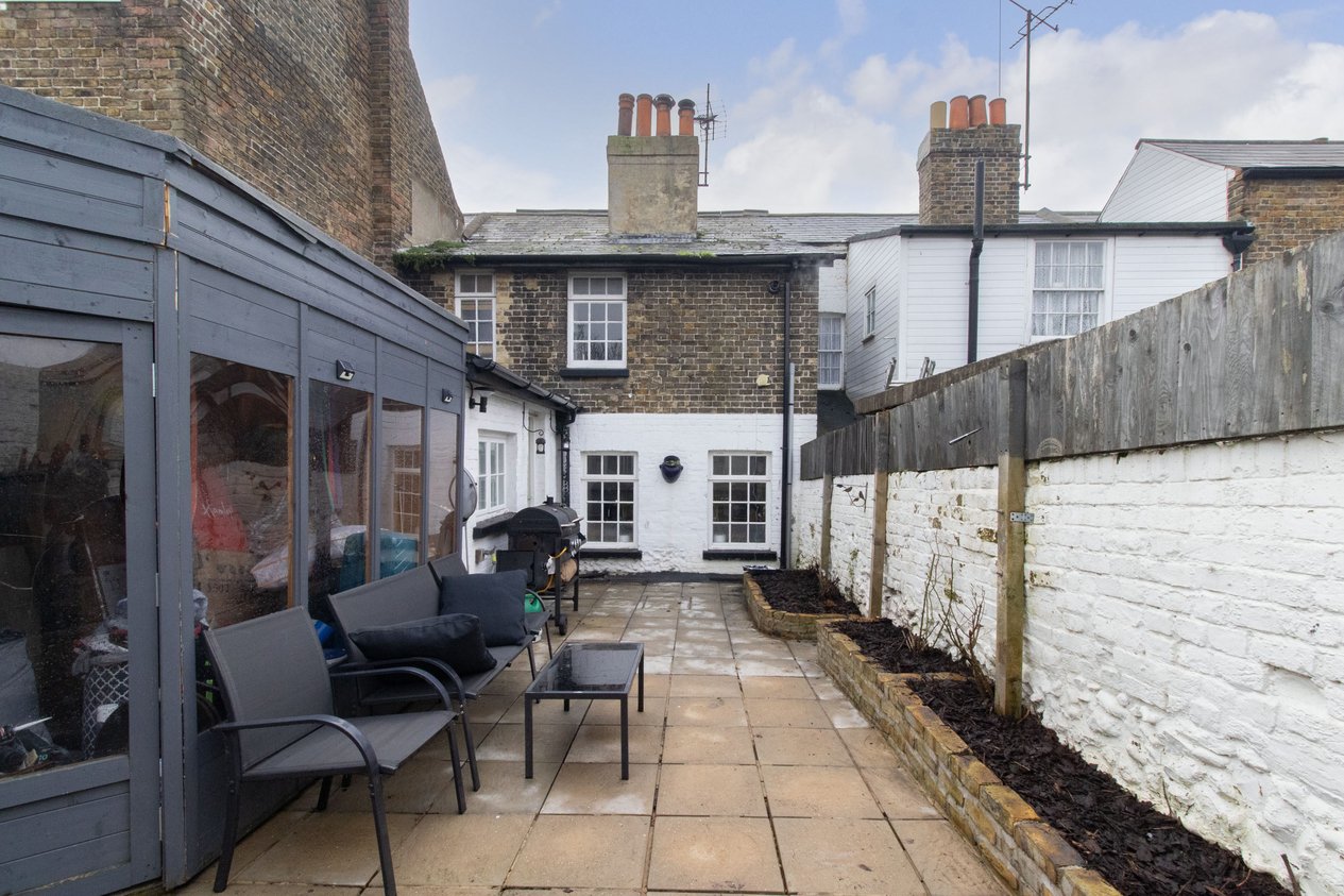 Properties Under Offer in Vicarage Place Margate