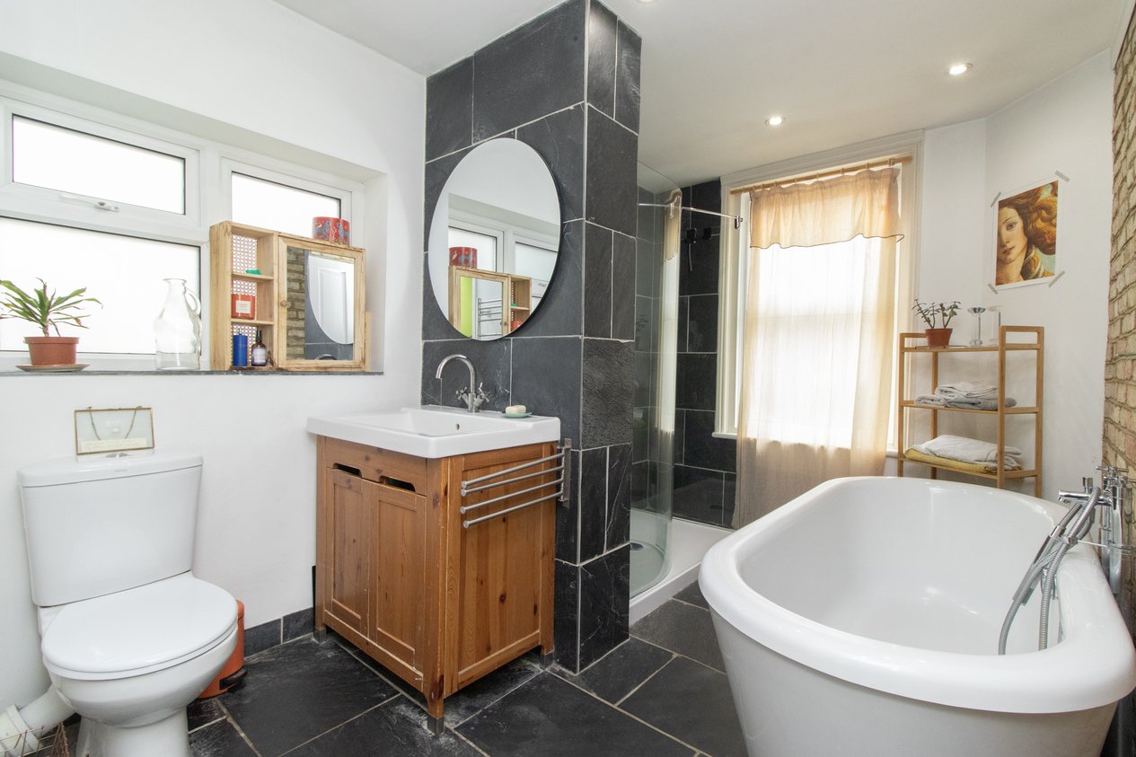 Properties Under Offer in Victoria Avenue Margate