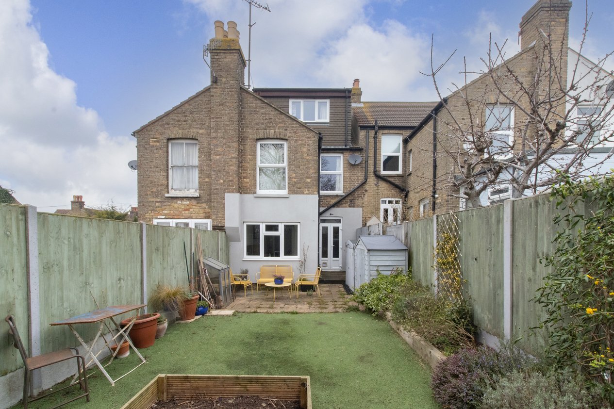 Properties Under Offer in Victoria Avenue Margate
