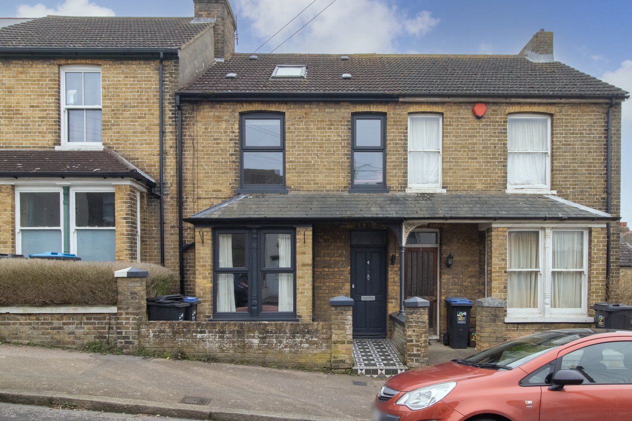 Properties Under Offer in Victoria Avenue Margate