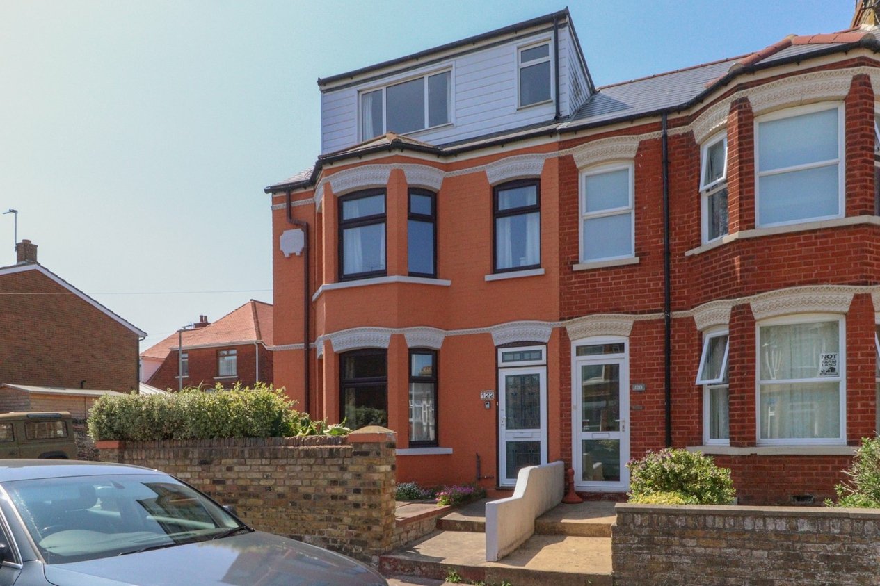 Properties Under Offer in Victoria Avenue Westgate-On-Sea