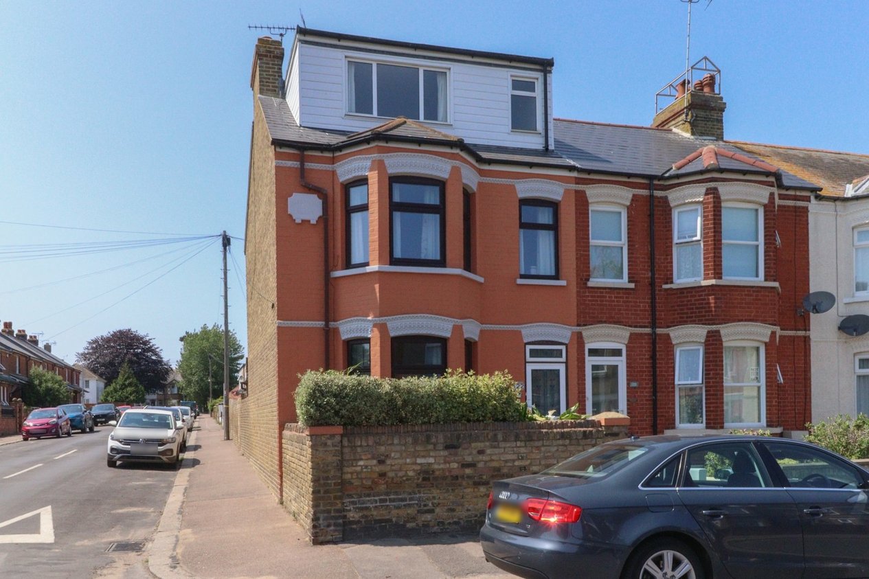 Properties Under Offer in Victoria Avenue Westgate-On-Sea