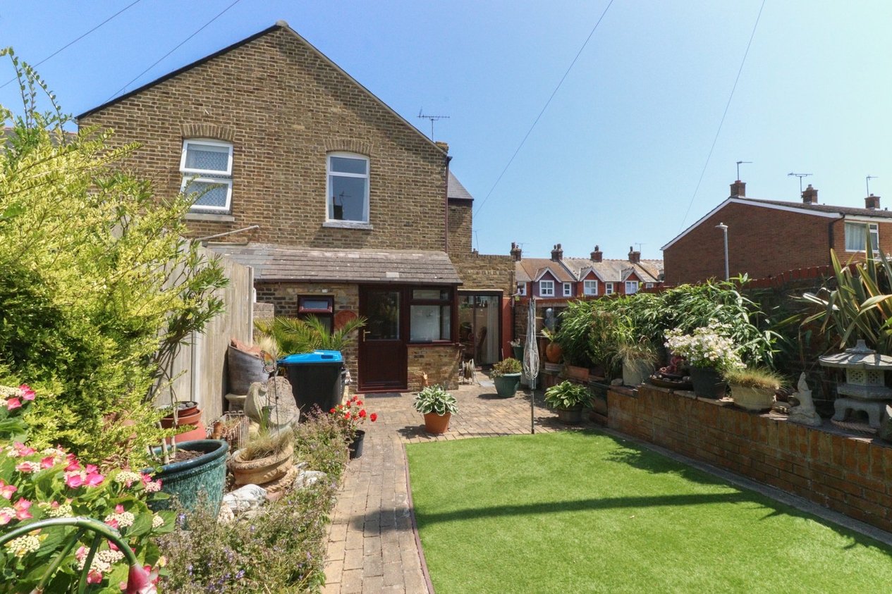Properties Under Offer in Victoria Avenue Westgate-On-Sea