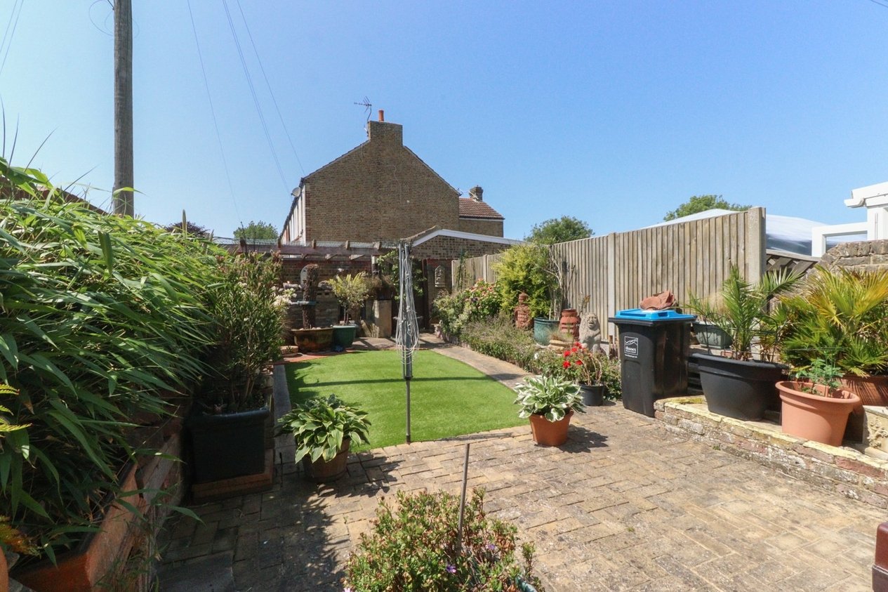 Properties Under Offer in Victoria Avenue Westgate-On-Sea