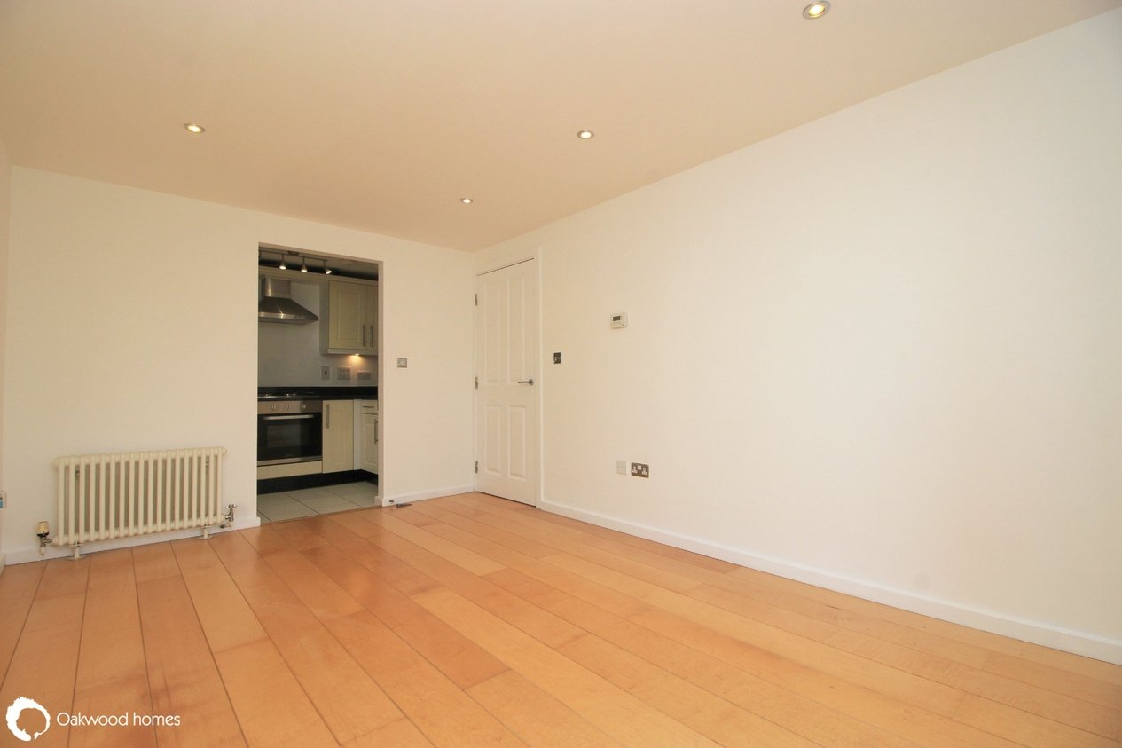 Properties Under Offer in Victoria Court Royal Sea Bathing , Canterbury Road