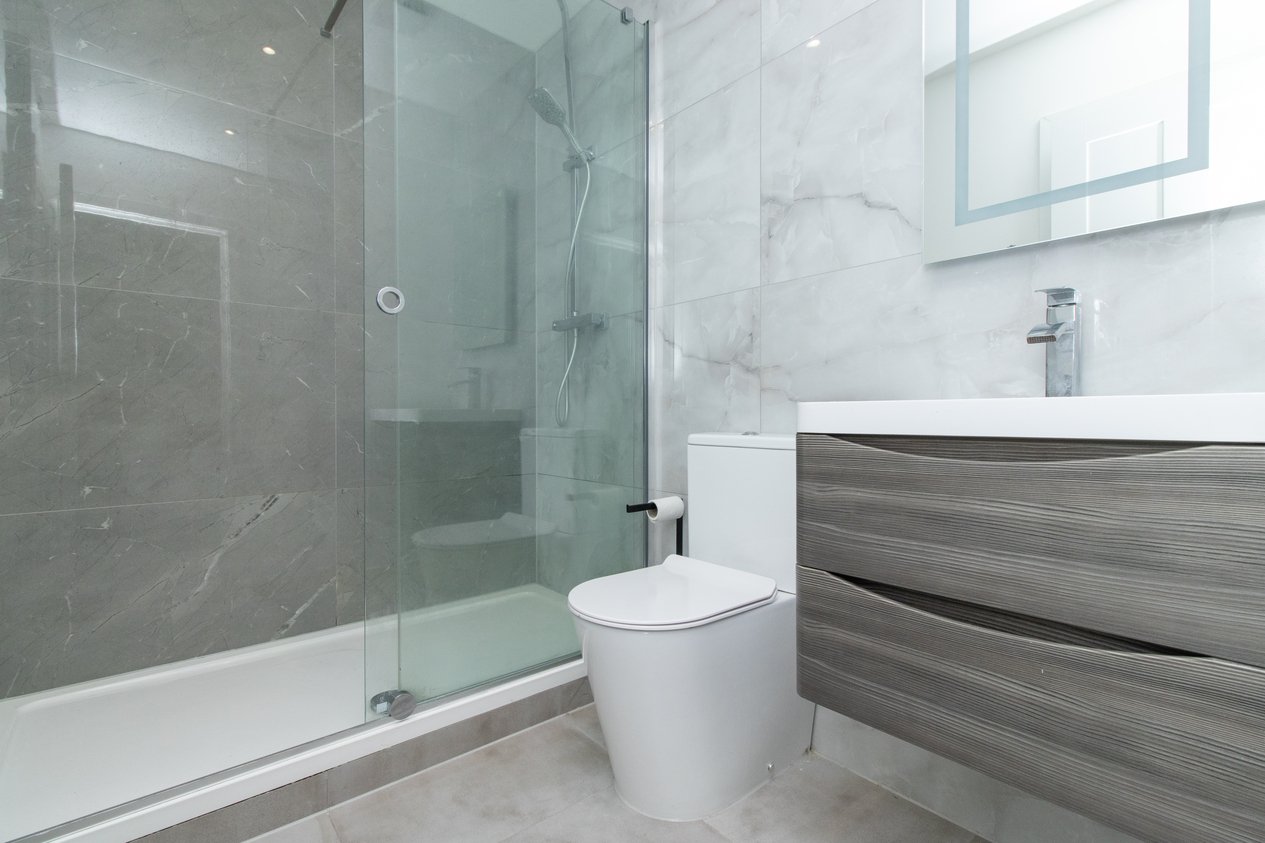Properties For Sale in Victoria Parade Broadstairs