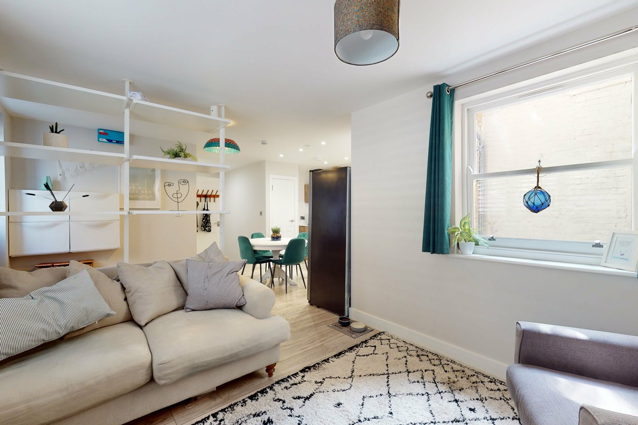 Properties For Sale in Victoria Parade Broadstairs