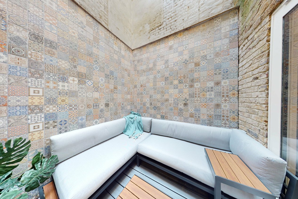 Properties For Sale in Victoria Parade Broadstairs