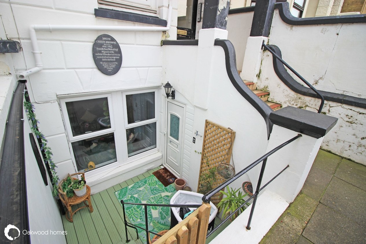 Properties Under Offer in Victoria Road 