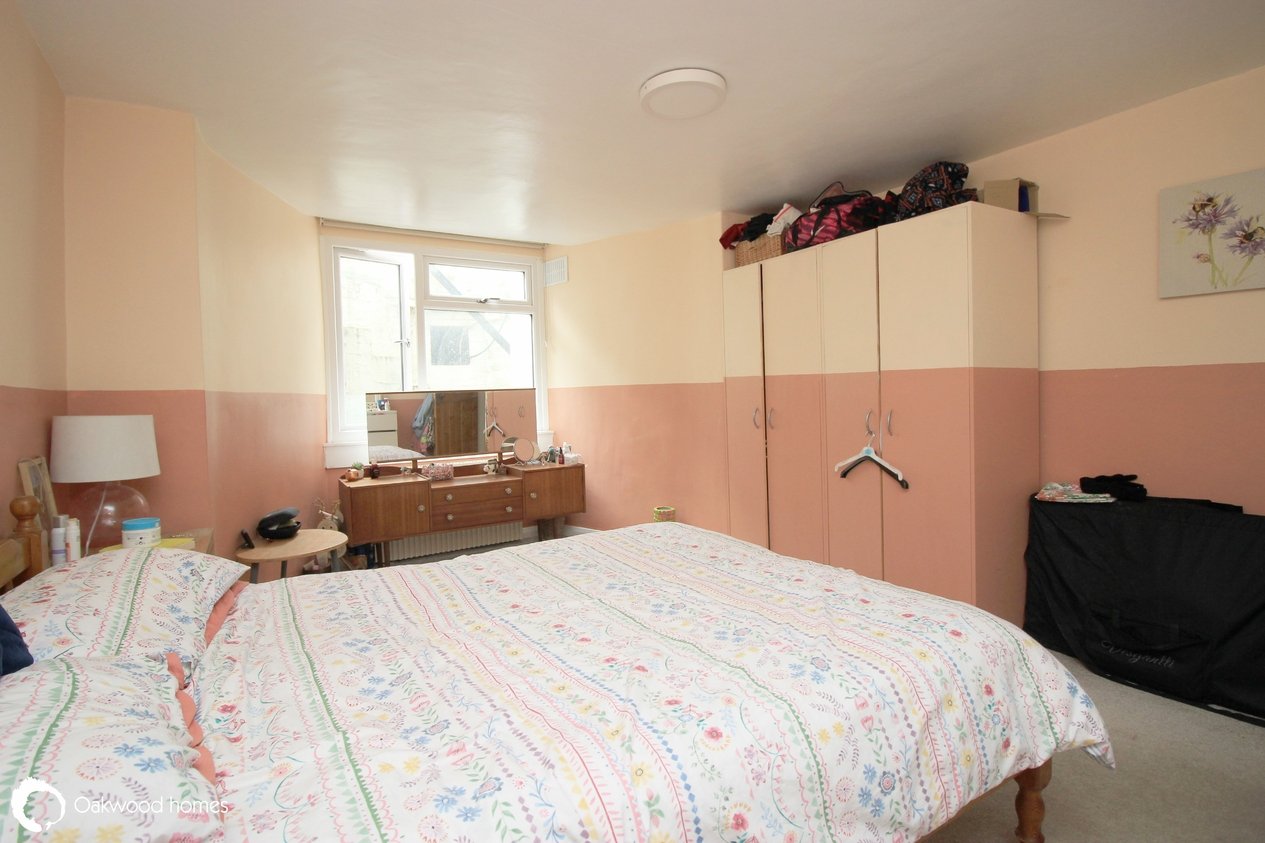 Properties Under Offer in Victoria Road 