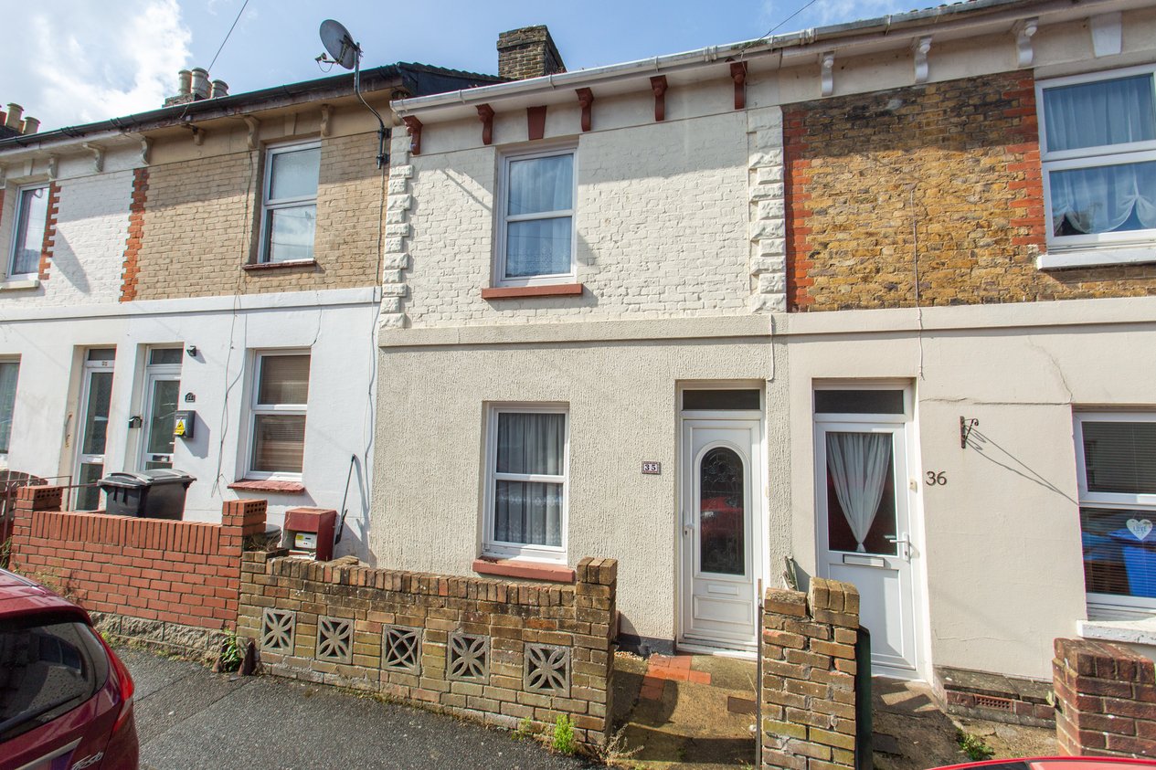Properties Under Offer in Victoria Street Dover