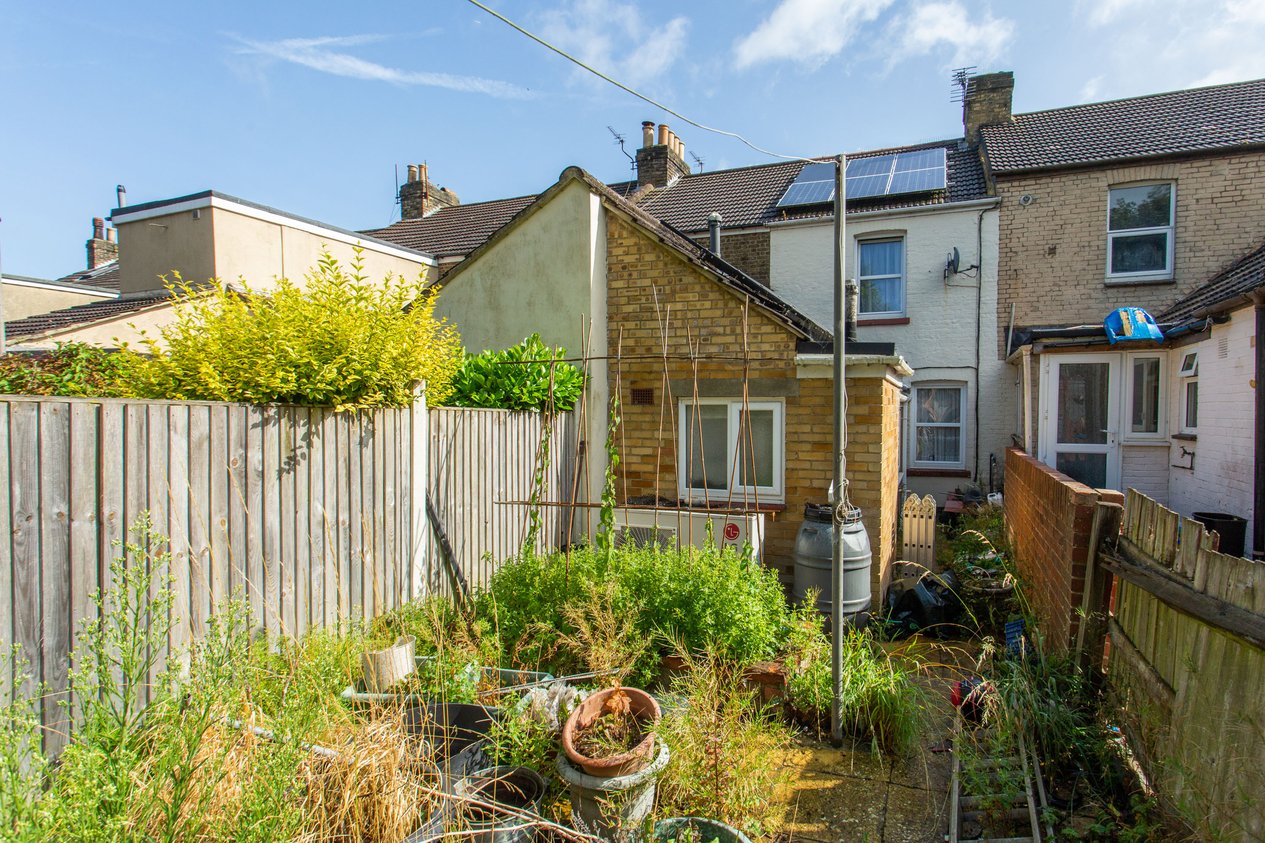 Properties Under Offer in Victoria Street Dover
