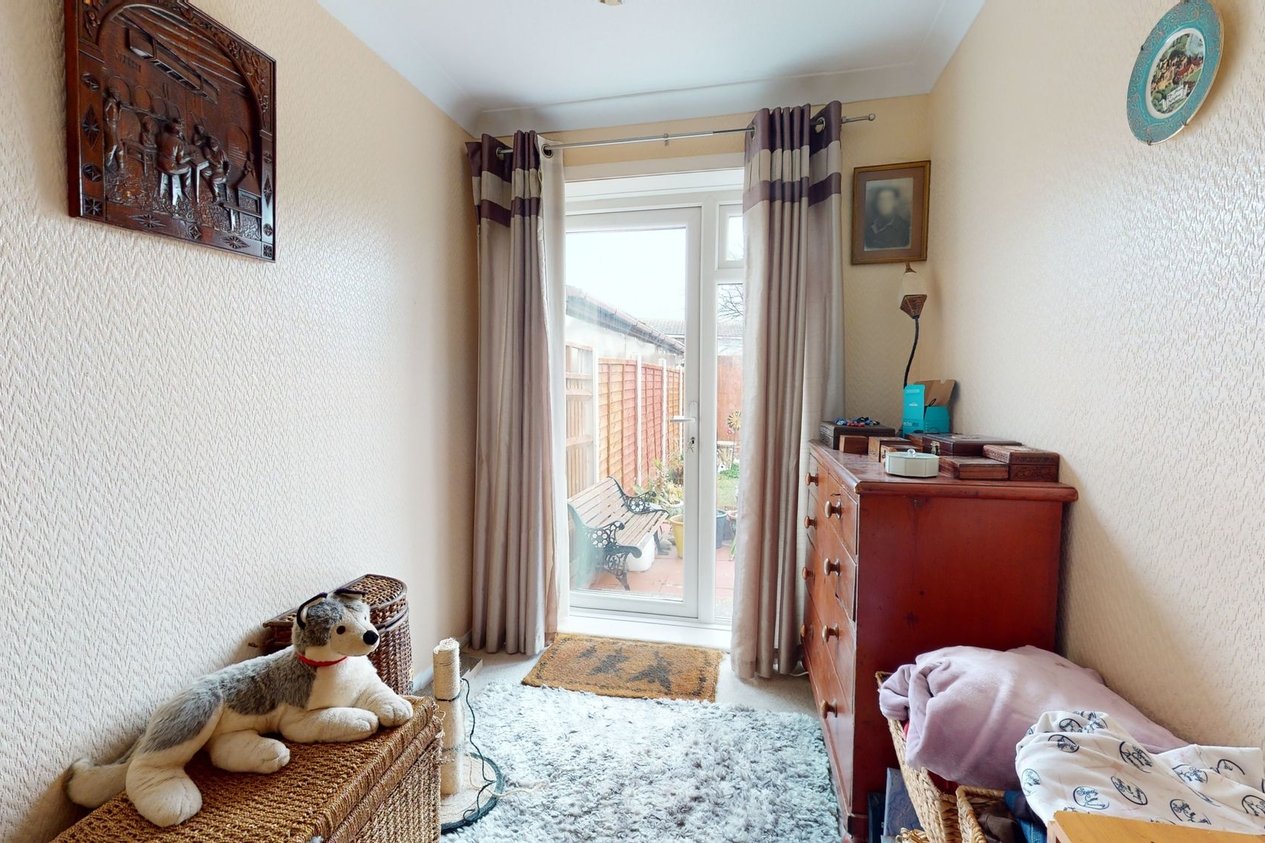 Chalet Bungalow Semi Detached for sale in Vine Close,Ramsgate Miles