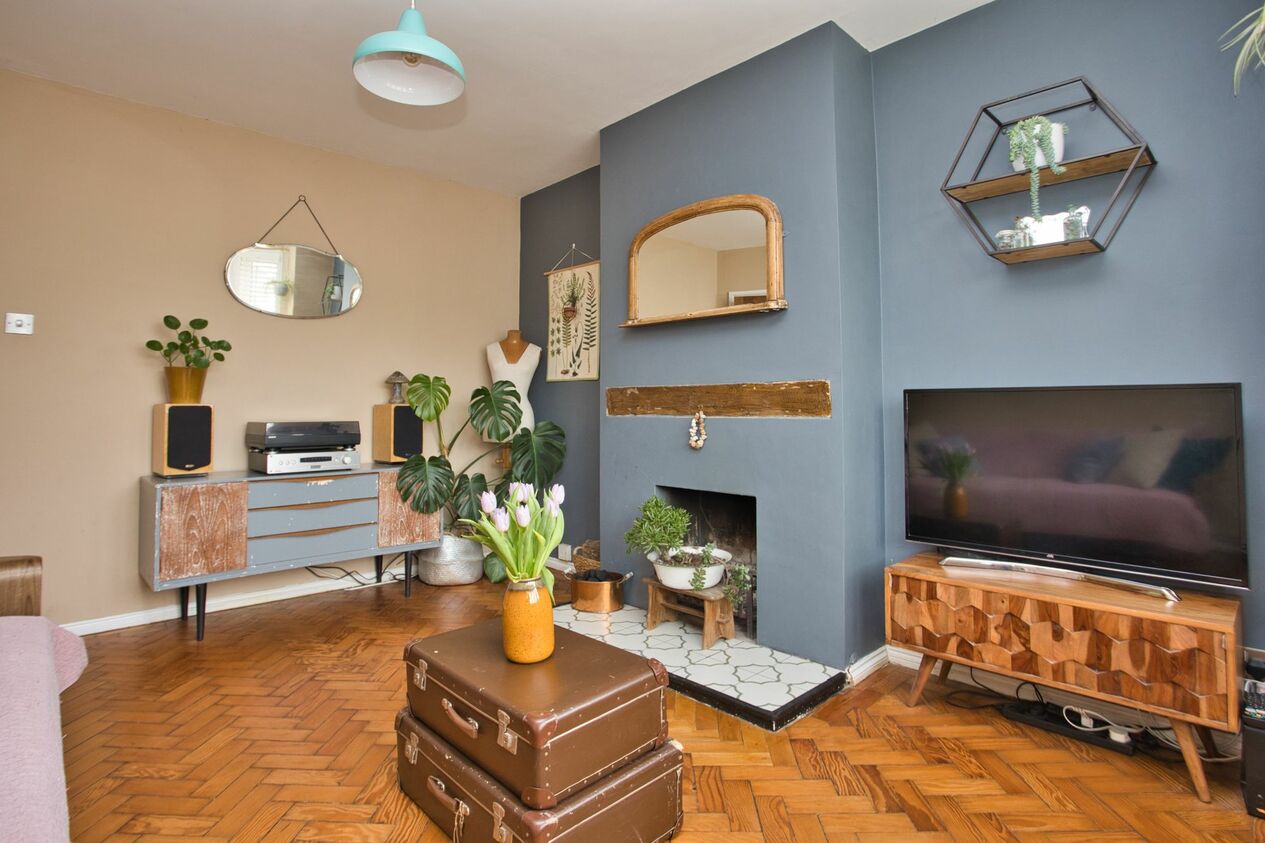 Properties For Sale in Warren Way  Folkestone