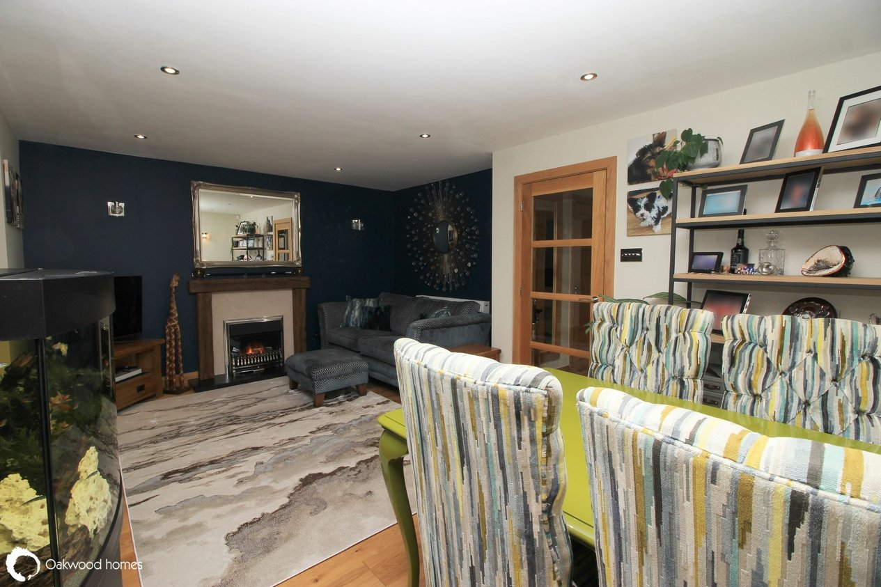 Properties Under Offer in Warwick Drive 
