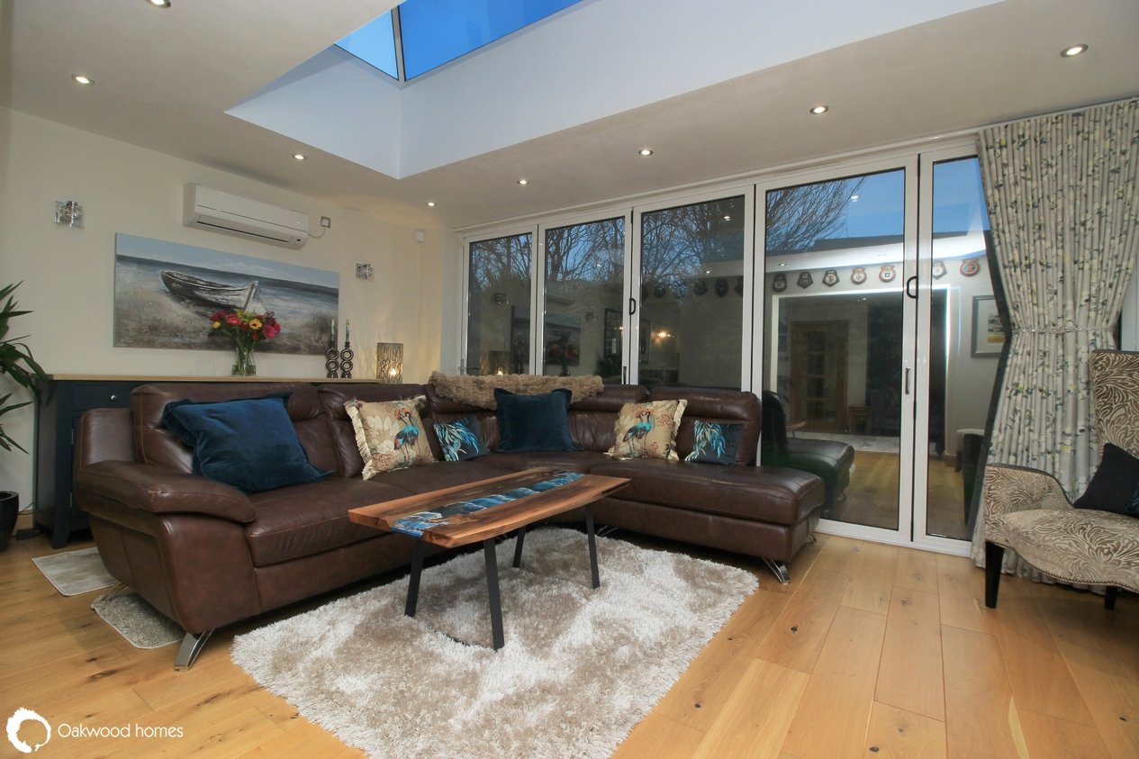 Properties Under Offer in Warwick Drive 