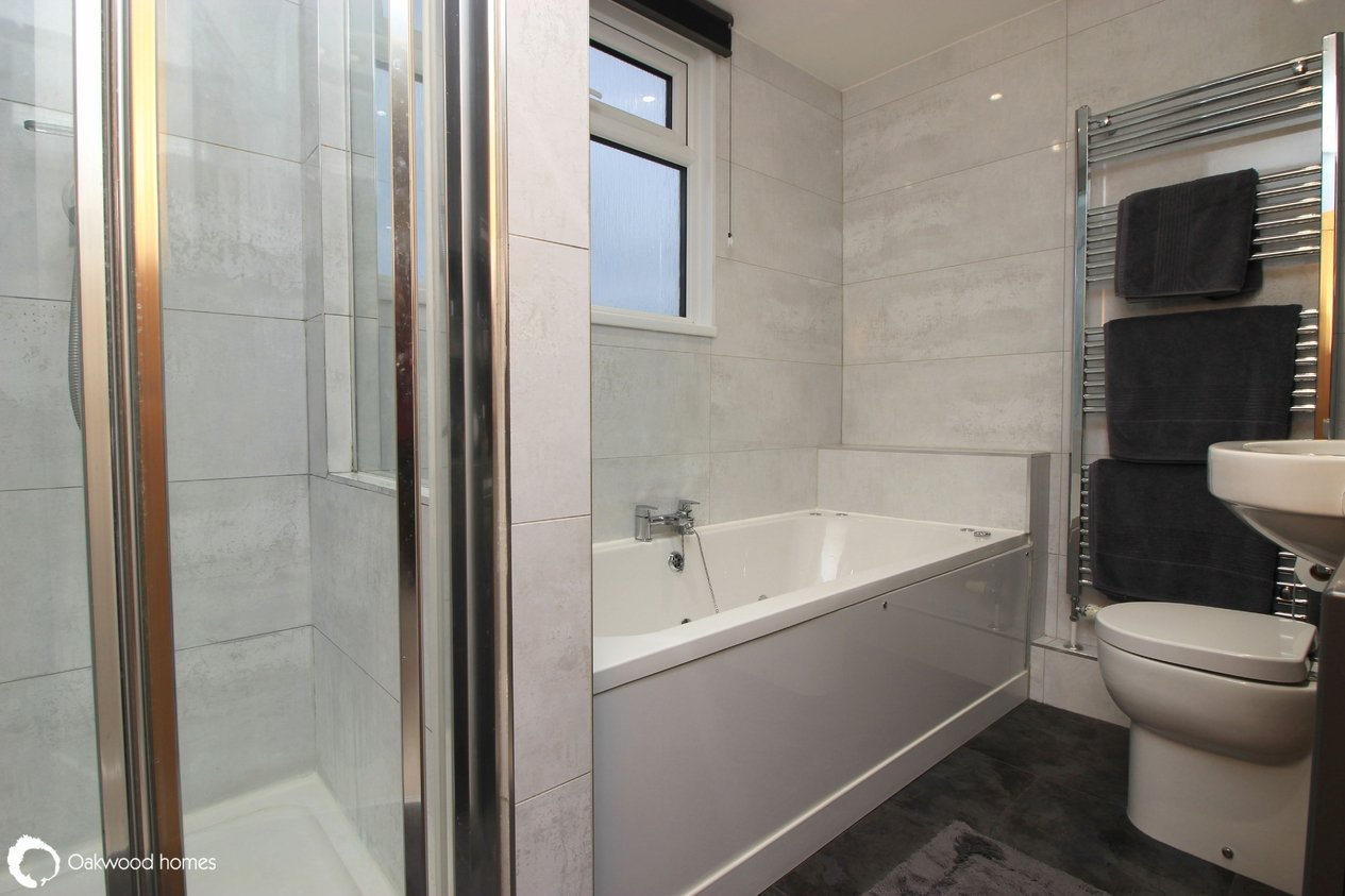 Properties Under Offer in Warwick Drive 