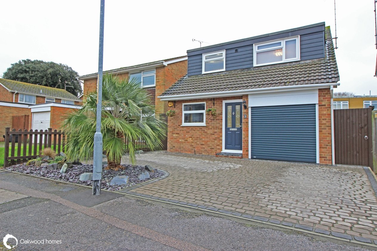 Properties Under Offer in Warwick Drive 