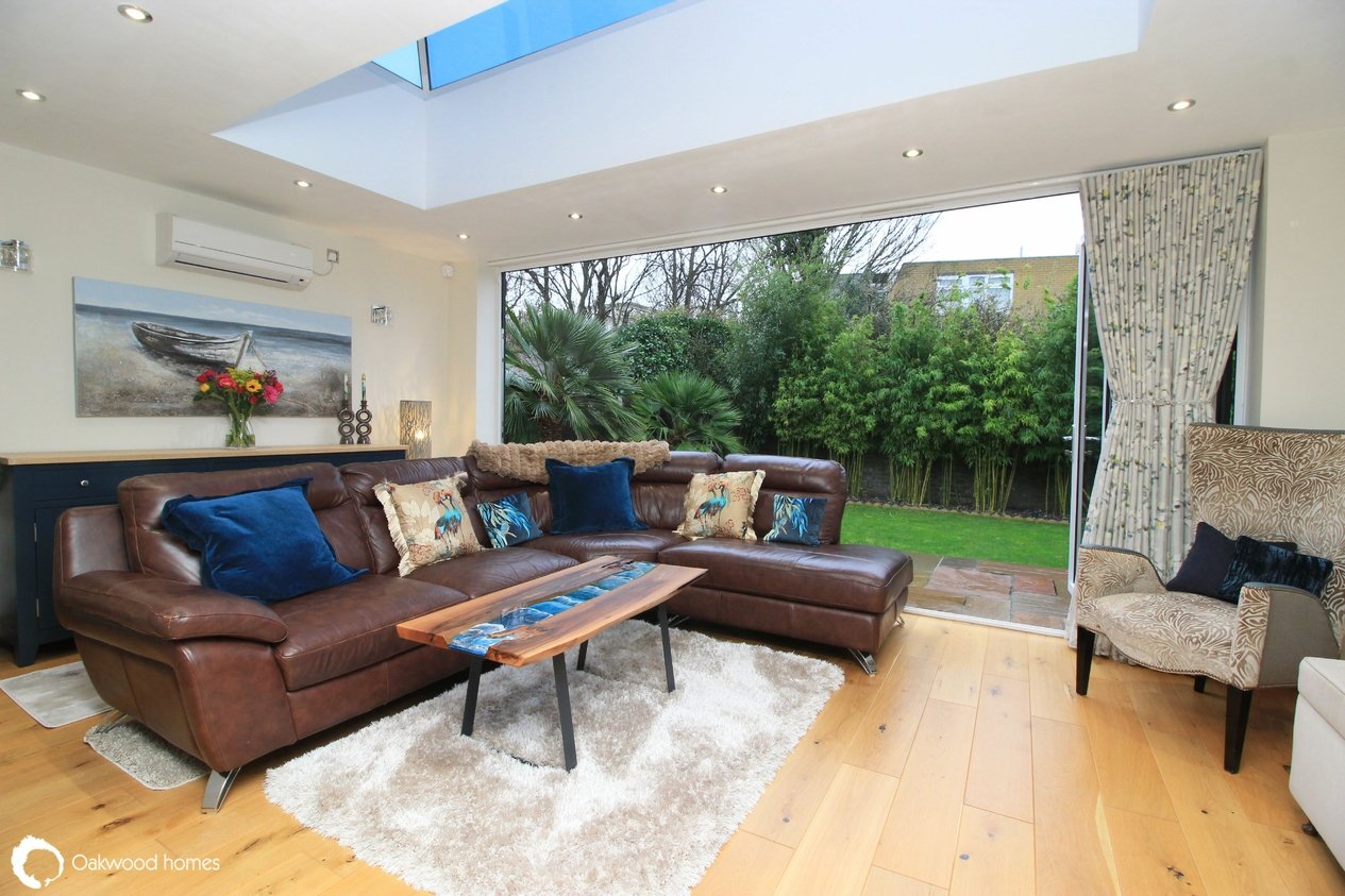 Properties Under Offer in Warwick Drive 