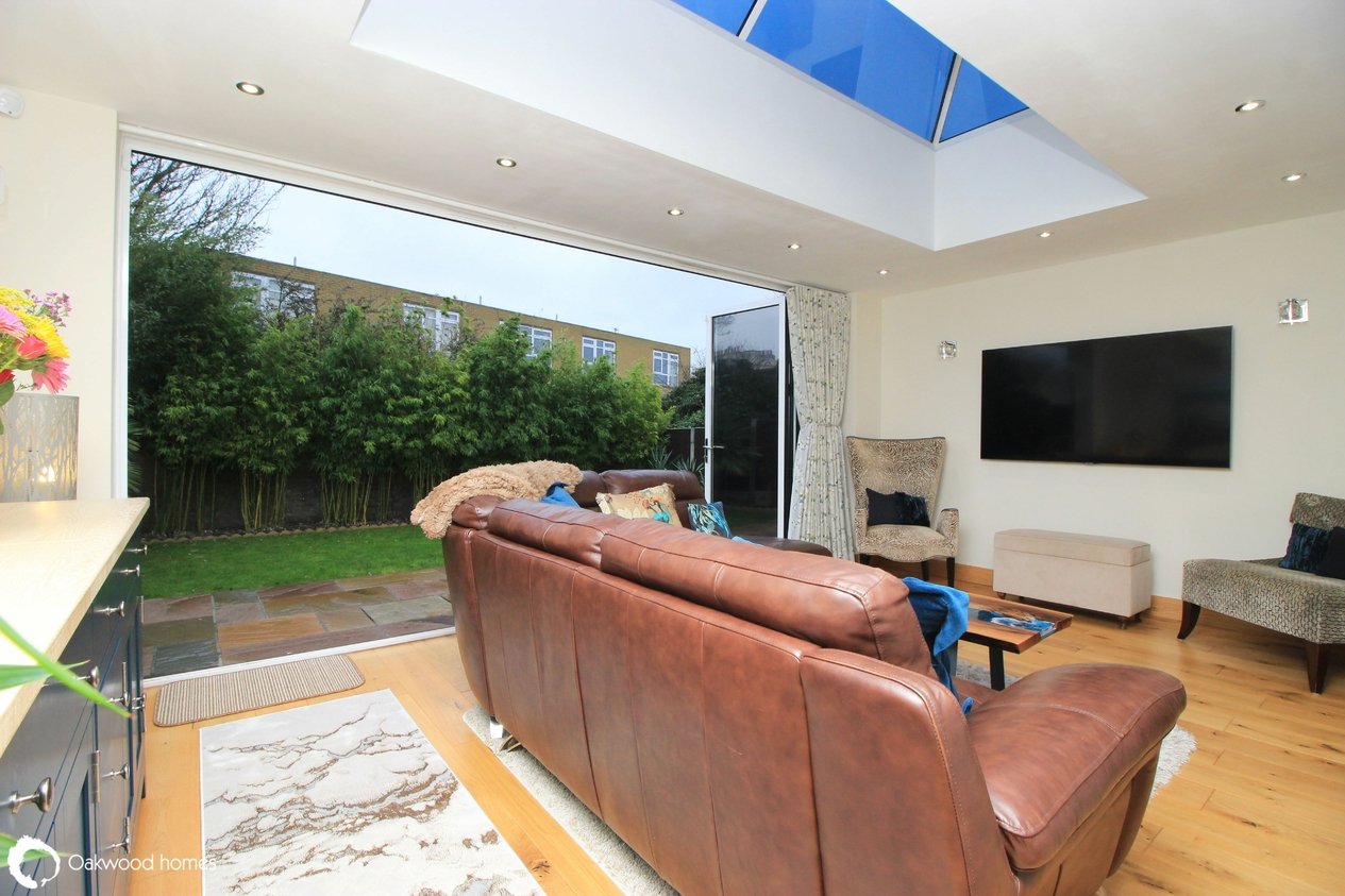 Properties Under Offer in Warwick Drive 