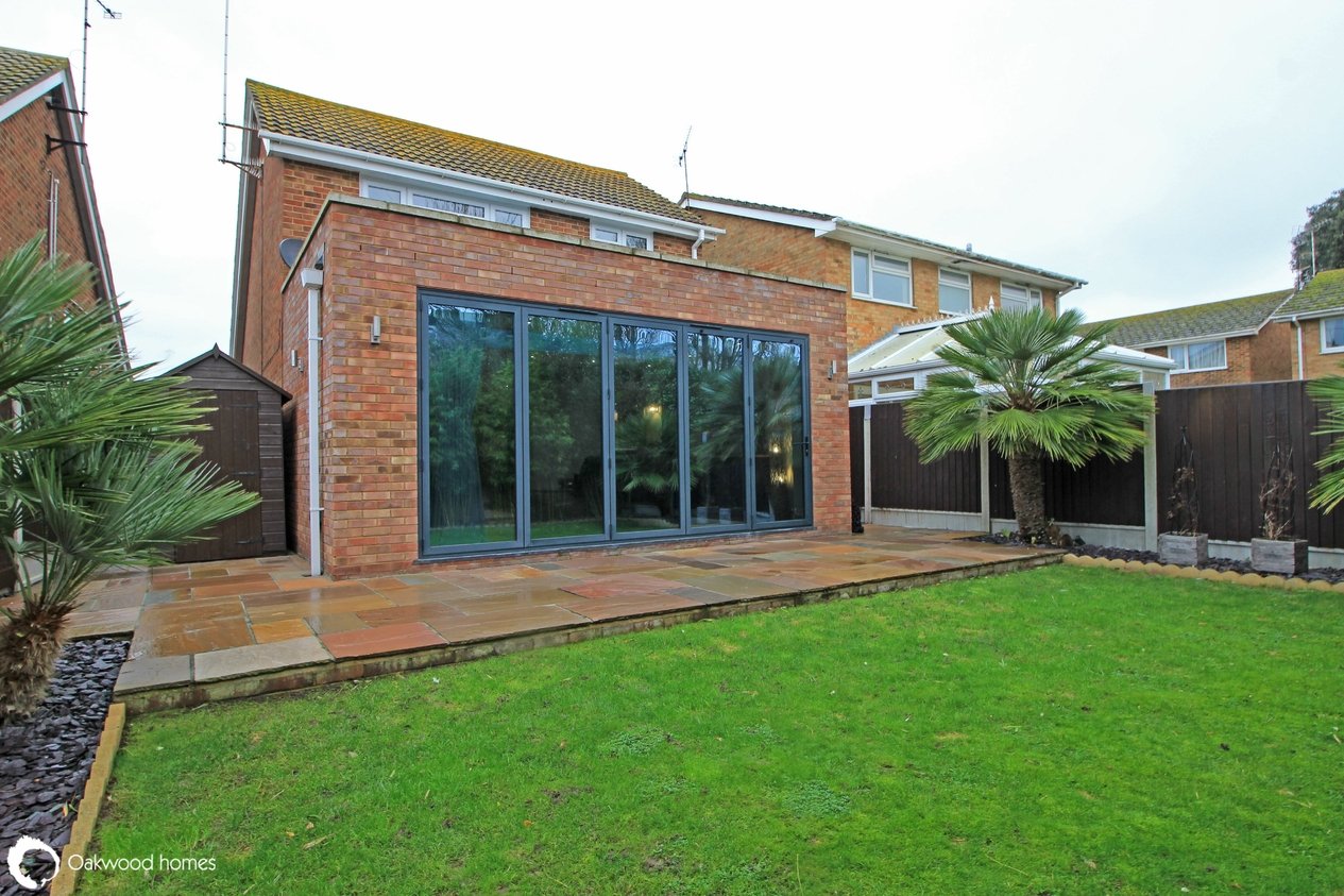 Properties Under Offer in Warwick Drive 
