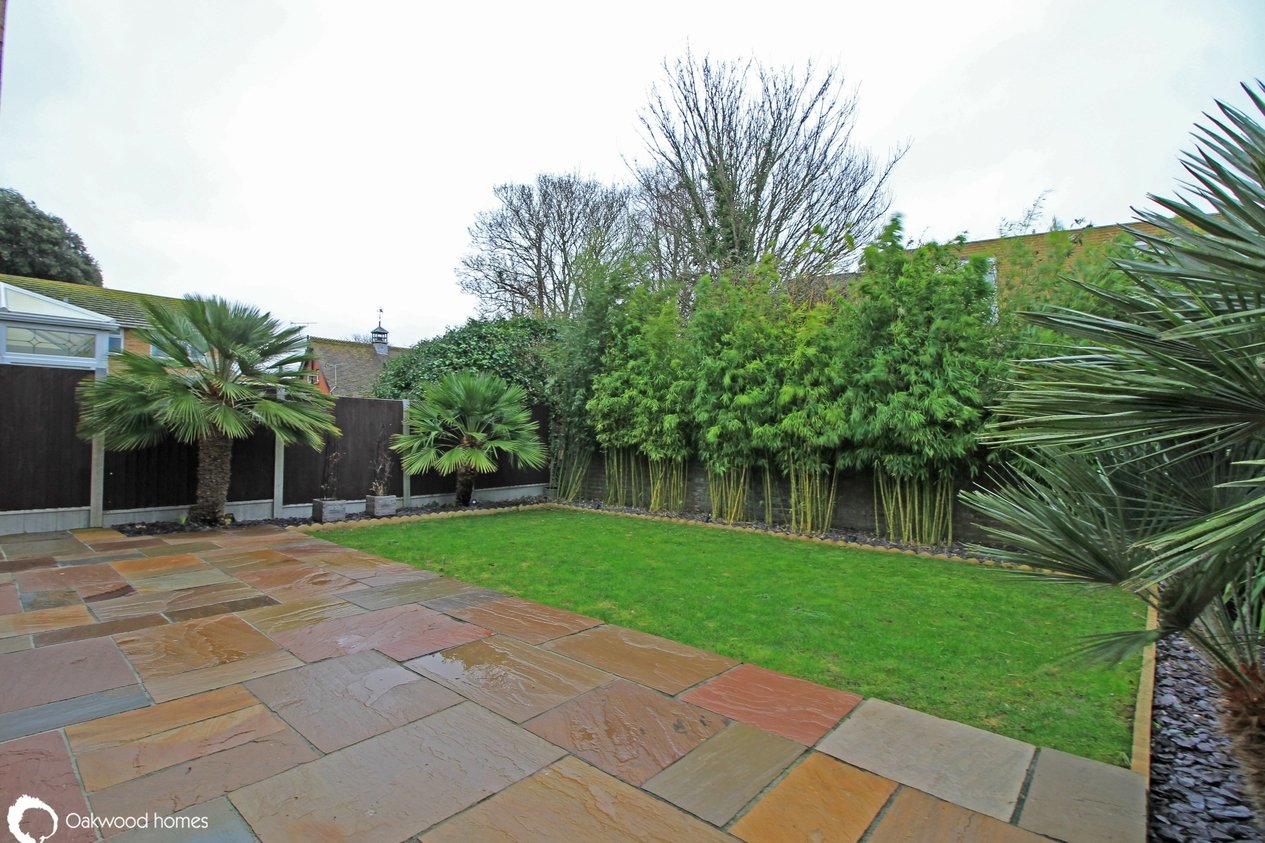 Properties Under Offer in Warwick Drive 