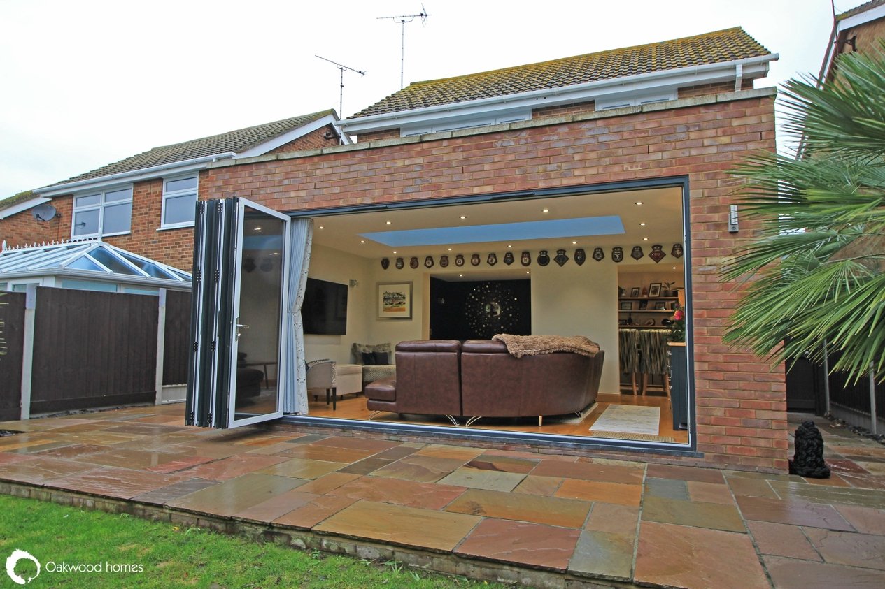 Properties Under Offer in Warwick Drive 