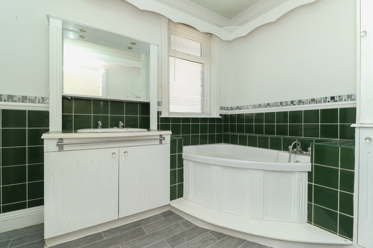 Properties For Sale in Warwick Road Cliftonville