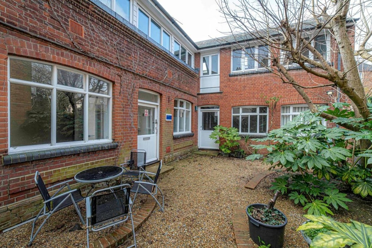 Properties To Let in Watling Street Canterbury
