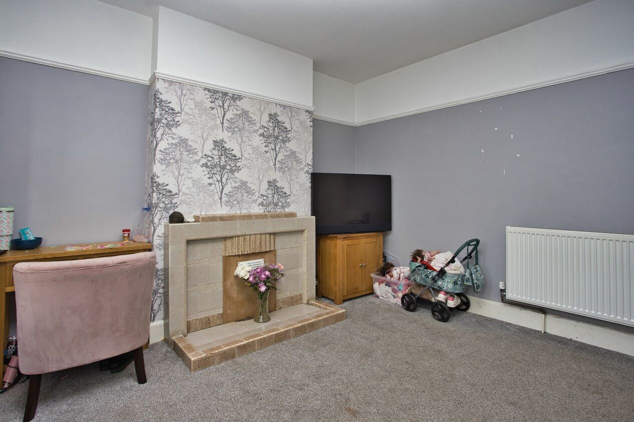Properties For Sale in Wear Bay Crescent  Folkestone