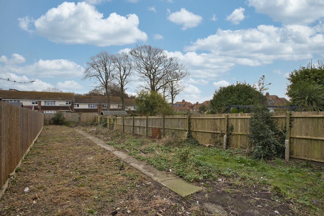 Properties For Sale in Wear Bay Crescent  Folkestone
