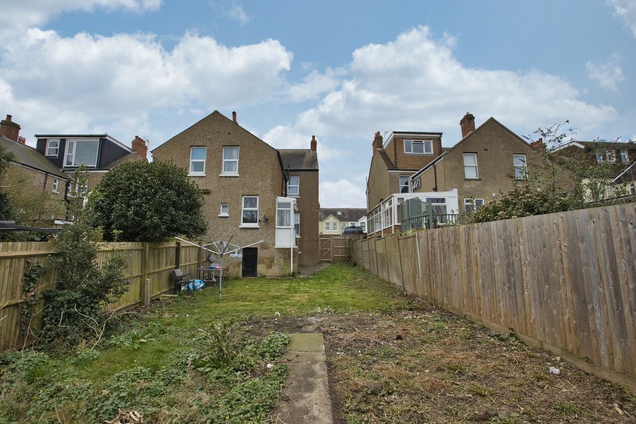 Properties For Sale in Wear Bay Crescent  Folkestone