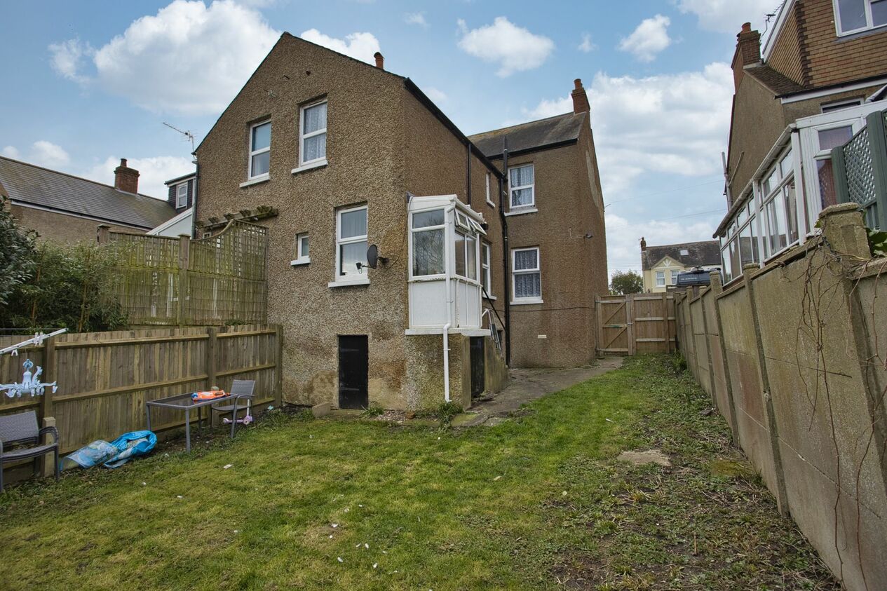 Properties For Sale in Wear Bay Crescent  Folkestone