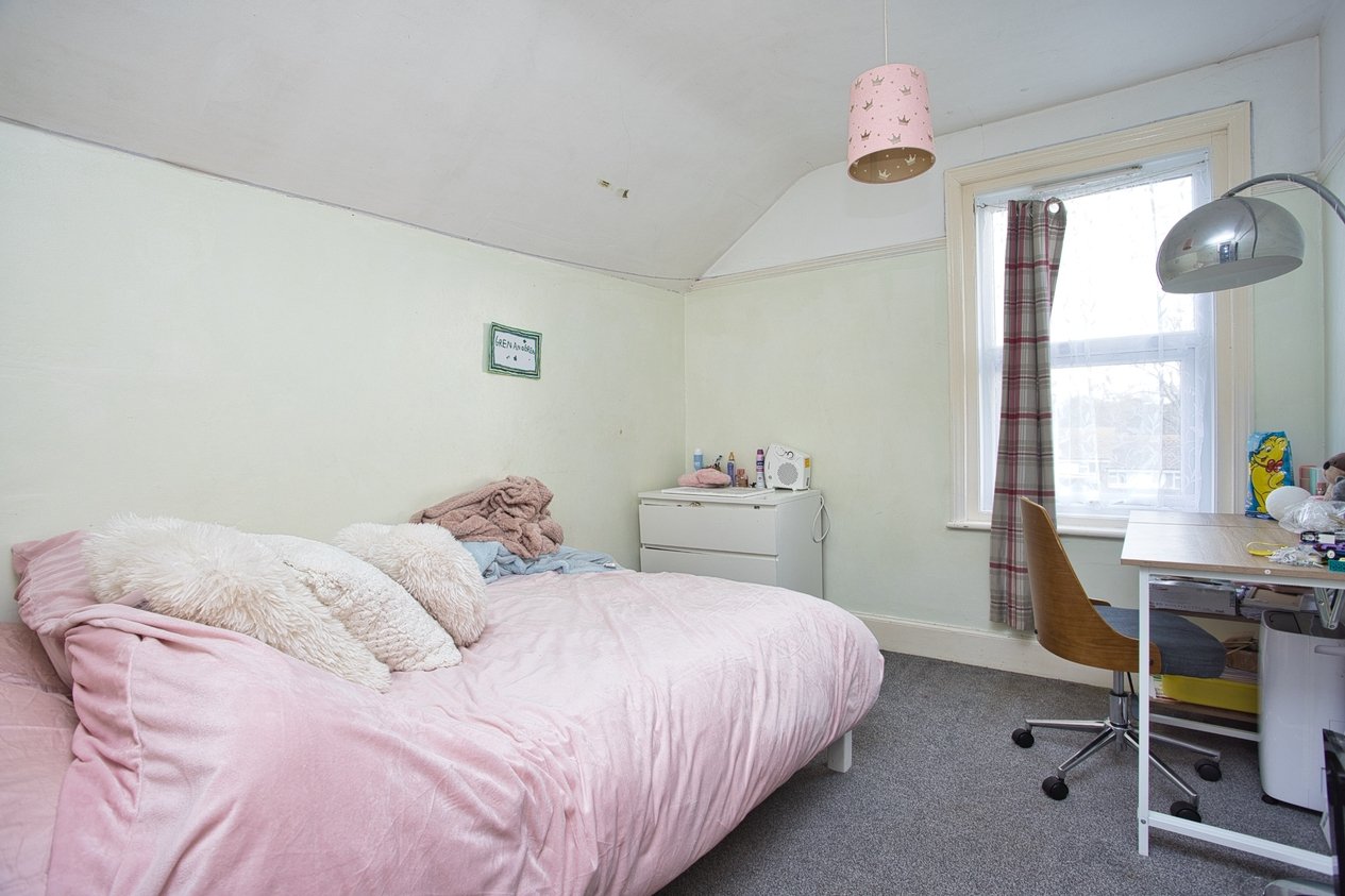 Properties Under Offer in Wear Bay Crescent Folkestone