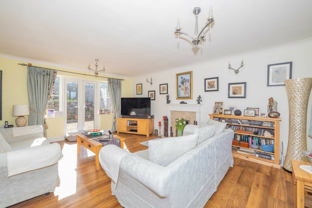 Properties For Sale in Weatherall Close  Dunkirk