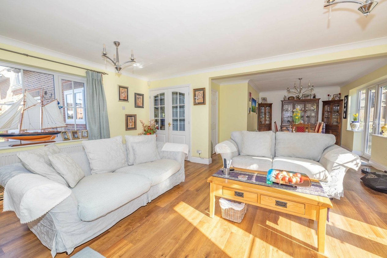 Properties For Sale in Weatherall Close  Dunkirk